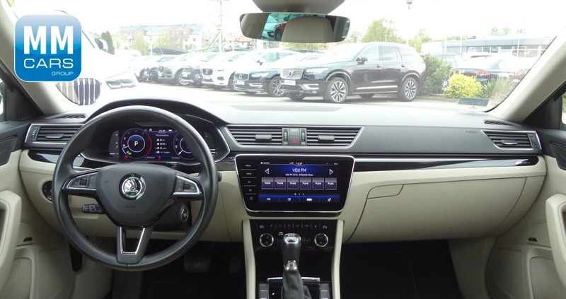 Skoda Superb cena 104850 przebieg: 101723, rok produkcji 2018 z Solec Kujawski małe 191